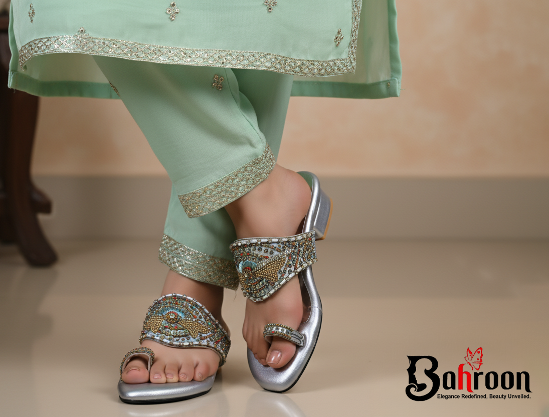 Premium Handcrafted Flats (𝑹𝒂𝒋𝒂𝒕𝒂)